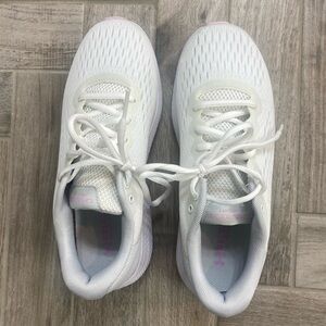 Under Armor White with Pink 🩷Charged Pursuit 2 SE. DELUXE Foam layer/sockliner.